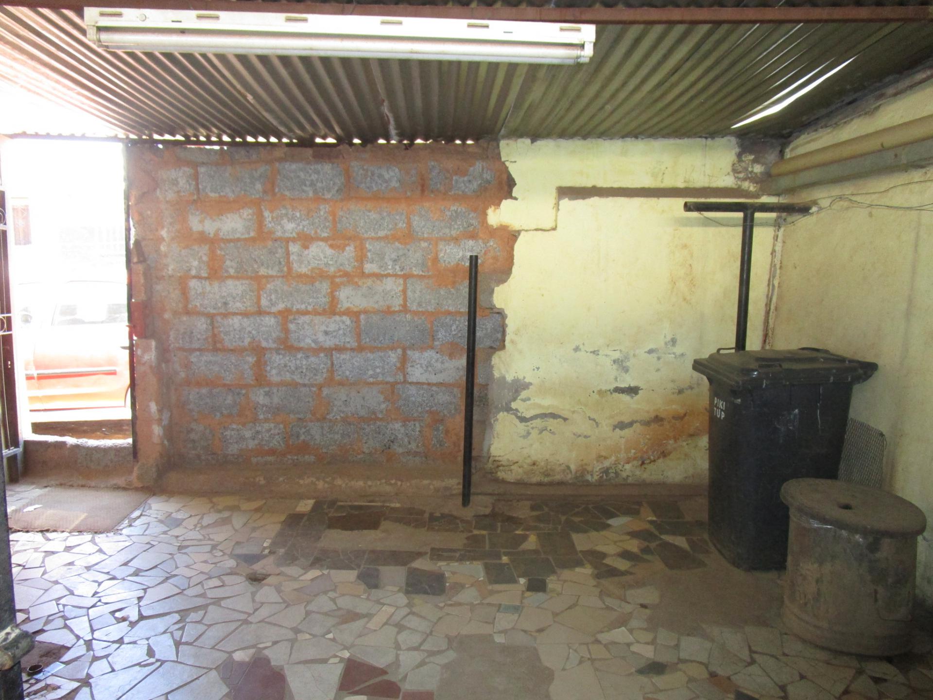 Spaces - 15 square meters of property in Dobsonville