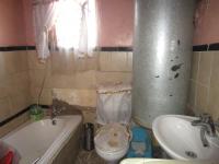 Main Bathroom - 5 square meters of property in Dobsonville