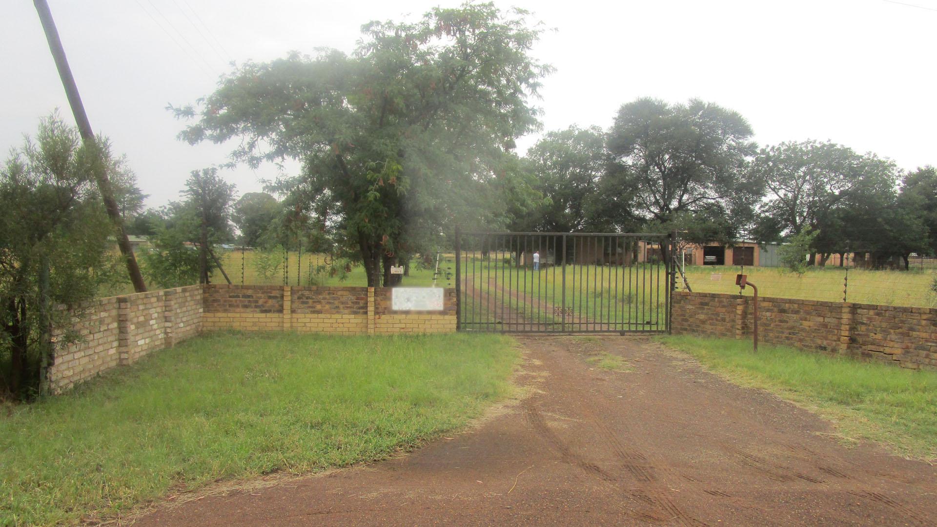 Front View of property in Mooilande AH