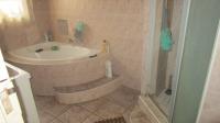 Bathroom 1 - 12 square meters of property in Mooilande AH