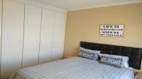 Main Bedroom - 15 square meters of property in Honey Park