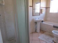 Bathroom 1 - 6 square meters of property in Monavoni