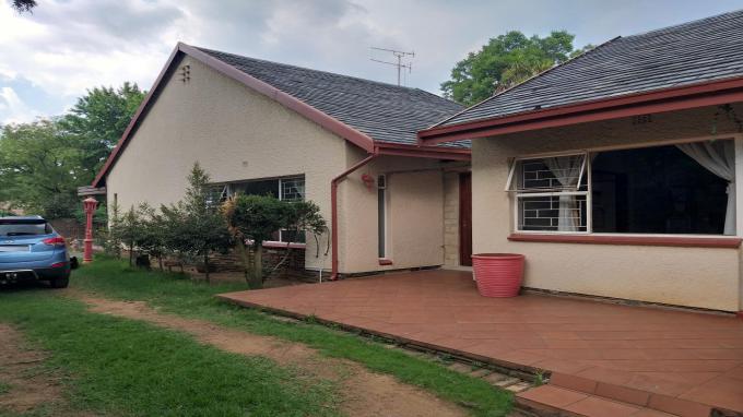 Standard Bank EasySell 4 Bedroom House For Sale In Lakefield