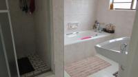 Main Bathroom - 7 square meters of property in Retreat