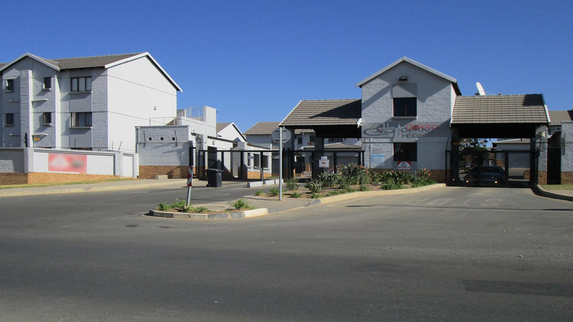 Garden of property in Halfway Gardens