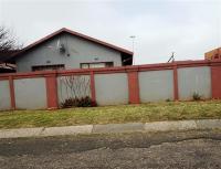 Front View of property in Kwa-Thema