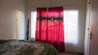 Main Bedroom - 20 square meters of property in Sonland Park