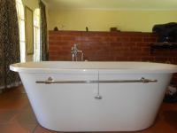 Main Bathroom - 15 square meters of property in Bonaero Park