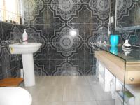 Bathroom 1 - 8 square meters of property in Bonaero Park