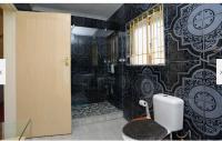 Bathroom 1 - 8 square meters of property in Bonaero Park