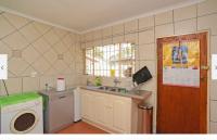 Kitchen - 17 square meters of property in Bonaero Park