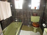 Main Bathroom - 9 square meters of property in Three Rivers