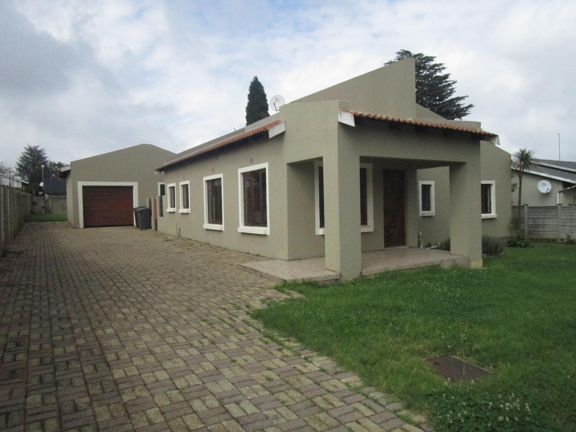 Front View of property in Mindalore