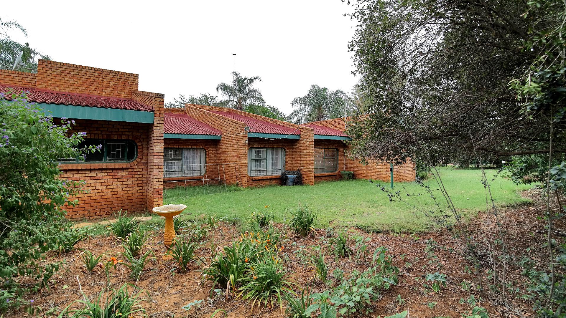 Smallholding for Sale For Sale in Kameeldrift West - Private