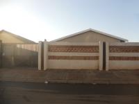 3 Bedroom 1 Bathroom House for Sale for sale in Protea Glen