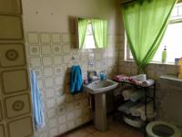 Bathroom 1 of property in Ficksburg