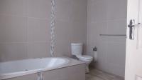 Main Bathroom - 11 square meters of property in Regents Park