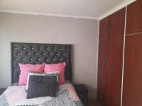 Main Bedroom of property in Pimville