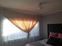 Main Bedroom of property in Pimville