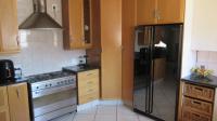 Kitchen - 19 square meters of property in Sonneveld