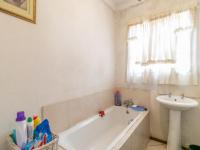 Bathroom 1 - 5 square meters of property in Alveda