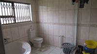 Main Bathroom - 10 square meters of property in Dawn Park