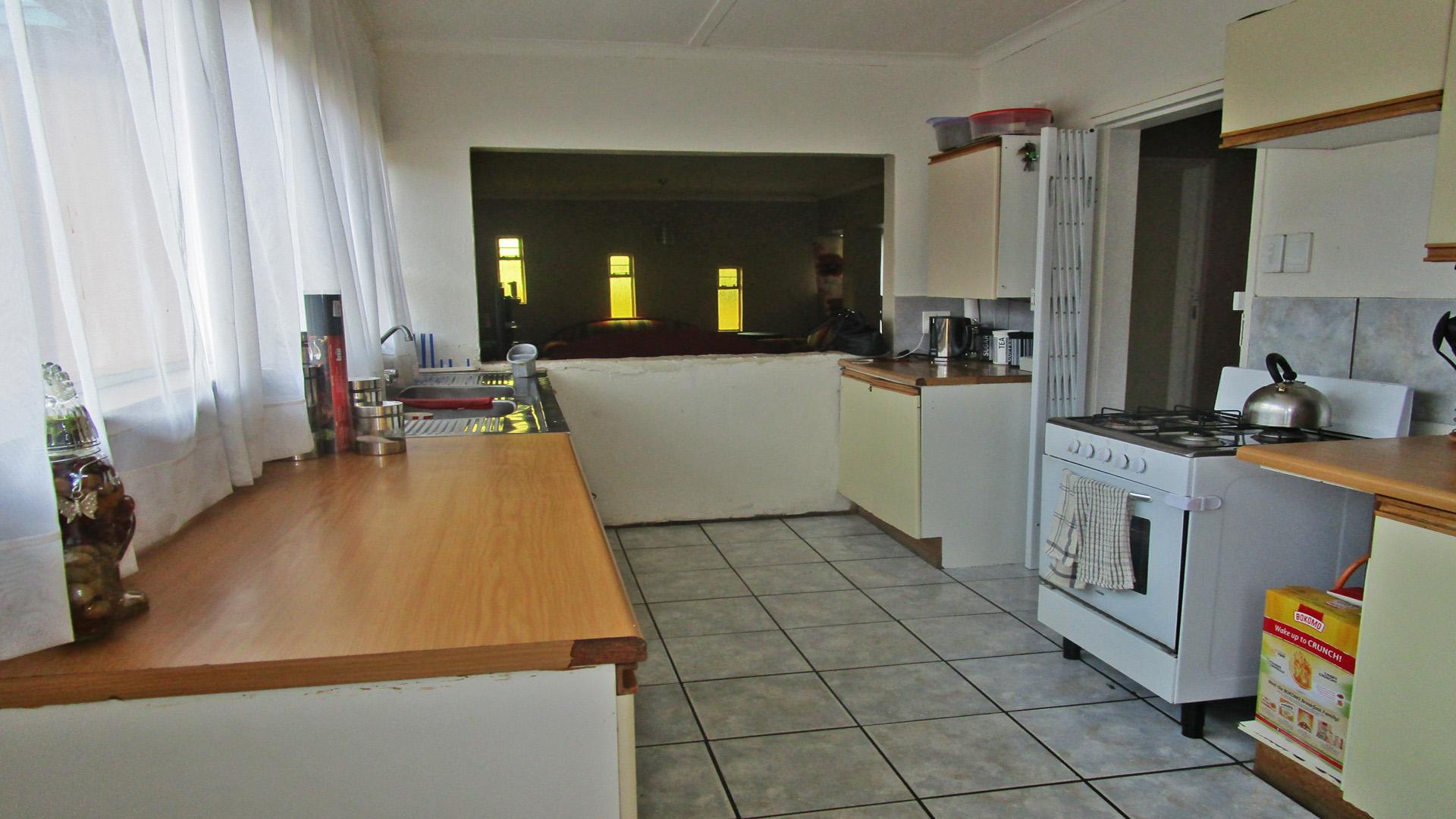 Kitchen - 19 square meters of property in Minnebron