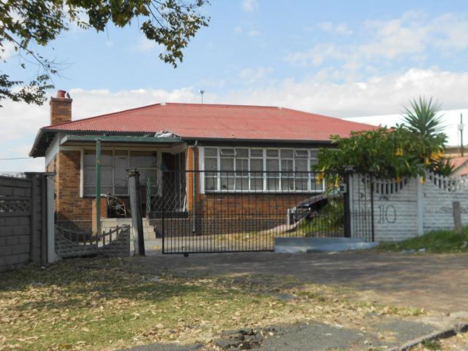 Front View of property in South Hills