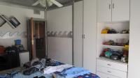 Bed Room 2 - 17 square meters of property in Mackenzie Park