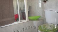 Bathroom 1 - 5 square meters of property in Mackenzie Park