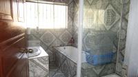 Bathroom 2 - 6 square meters of property in Mackenzie Park