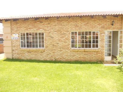 2 Bedroom Cluster for Sale For Sale in Randfontein - Home Sell - MR20509