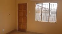 Lounges - 11 square meters of property in Alberton