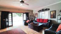 Lounges - 19 square meters of property in Die Heuwel