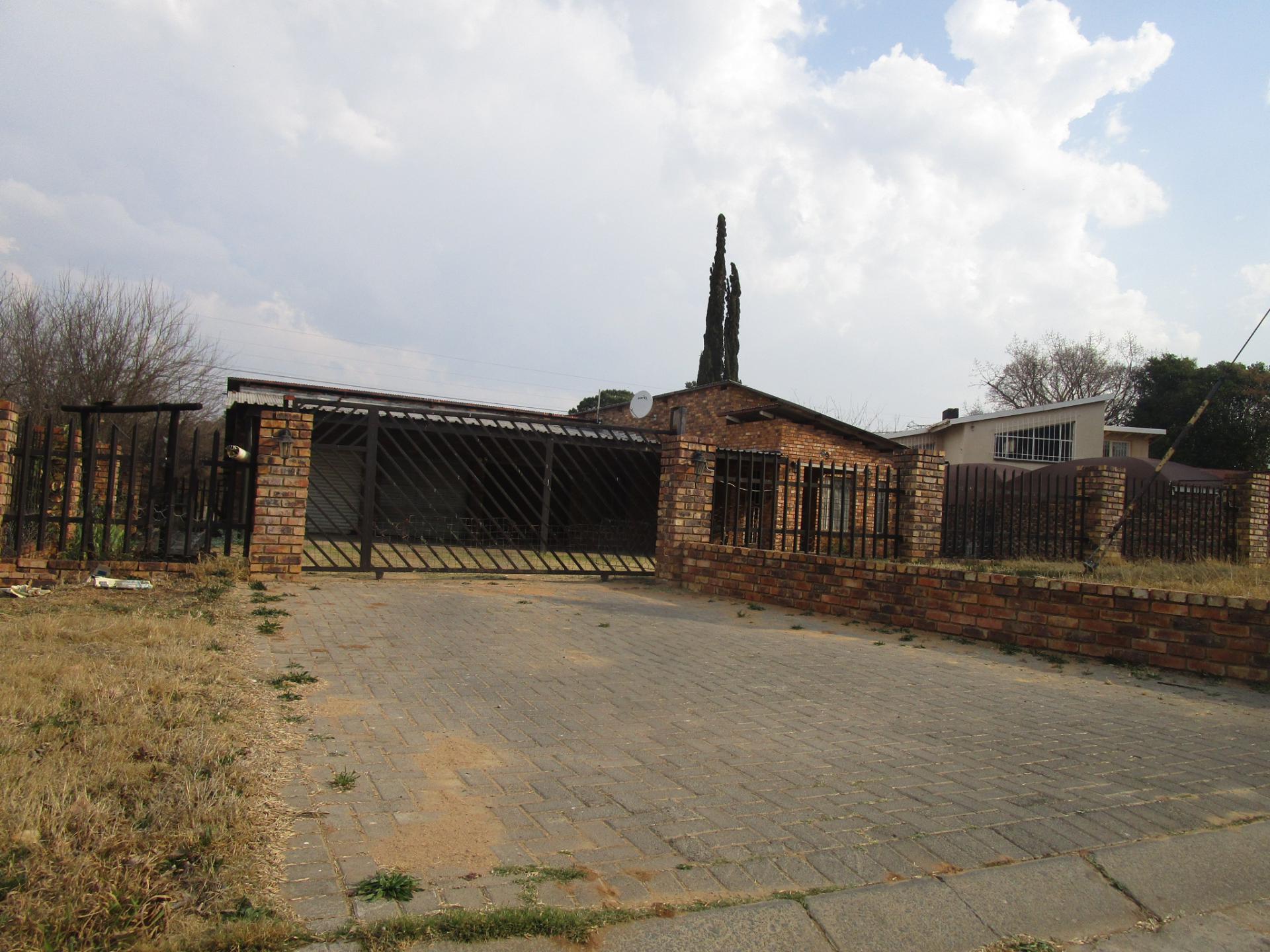 Front View of property in Rothdene