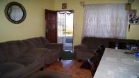 Lounges - 17 square meters of property in Umkomaas