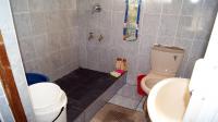 Main Bathroom - 3 square meters of property in Umkomaas