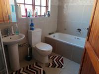 Bathroom 1 - 6 square meters of property in Blue Hills