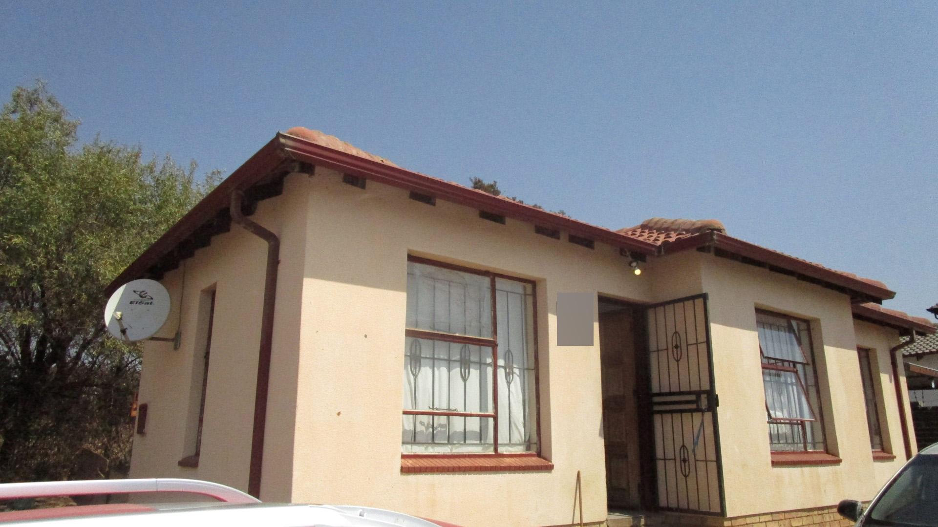 Front View of property in Randburg