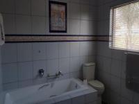 Bathroom 1 - 10 square meters of property in Willowbrook