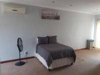 Main Bedroom - 53 square meters of property in Willowbrook