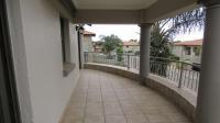 Balcony - 34 square meters of property in Willowbrook