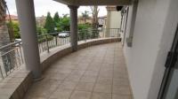 Balcony - 34 square meters of property in Willowbrook