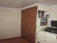 Bed Room 1 - 12 square meters of property in Daveyton