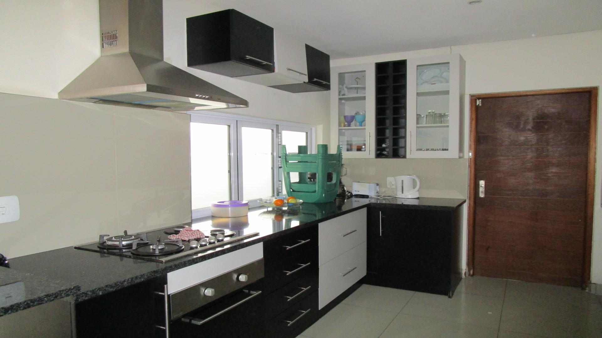 Kitchen - 9 square meters of property in Noordwyk