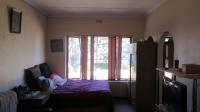 Bed Room 1 - 35 square meters of property in Hibberdene