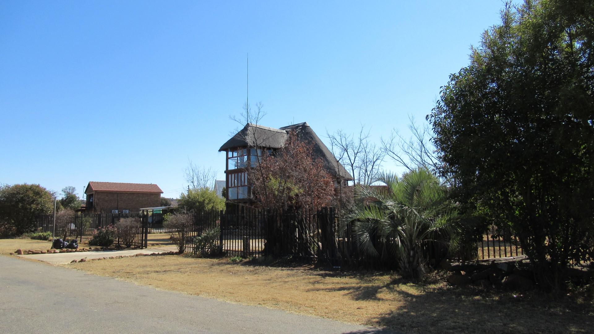 Front View of property in Vaalmarina