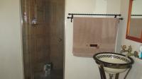 Bathroom 2 - 9 square meters of property in Vaalmarina