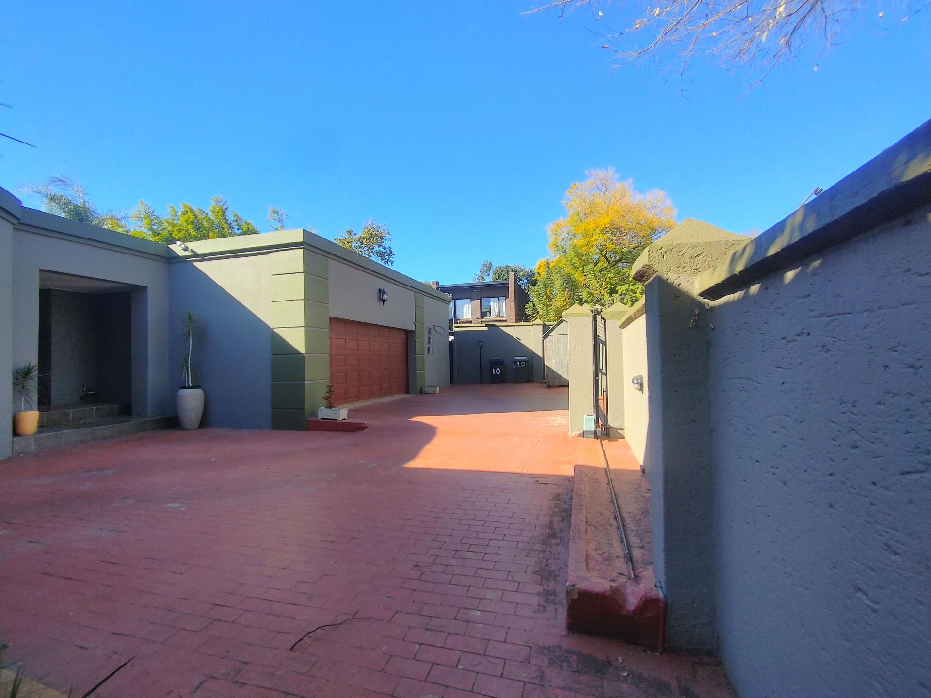 Front View of property in Randpark Ridge