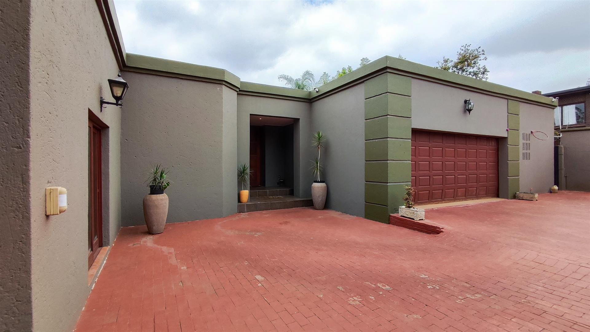 Front View of property in Randpark Ridge